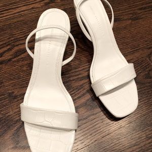 Zara White animal print leather sandal size 40